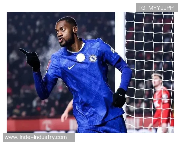 切尔西主帅否认与球员发生冲突，战绩不佳引质疑